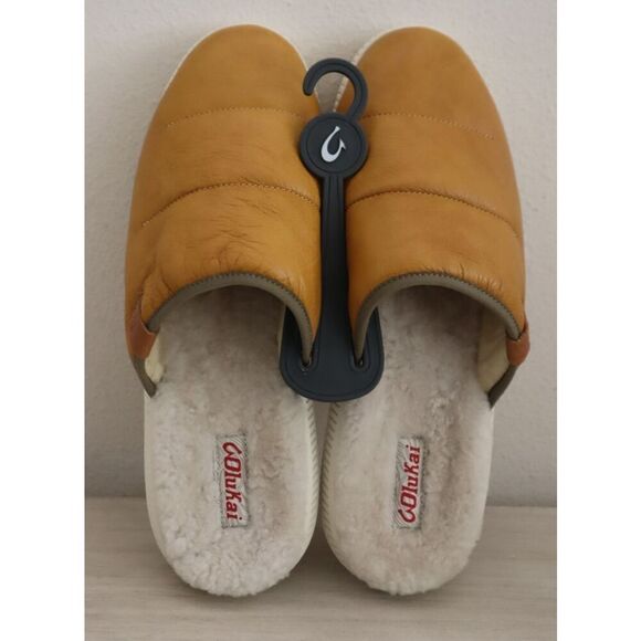 OluKai 10502 Men’s Sz 12 Gold Mua \'Ili Leather/Shearling Lined Slippers